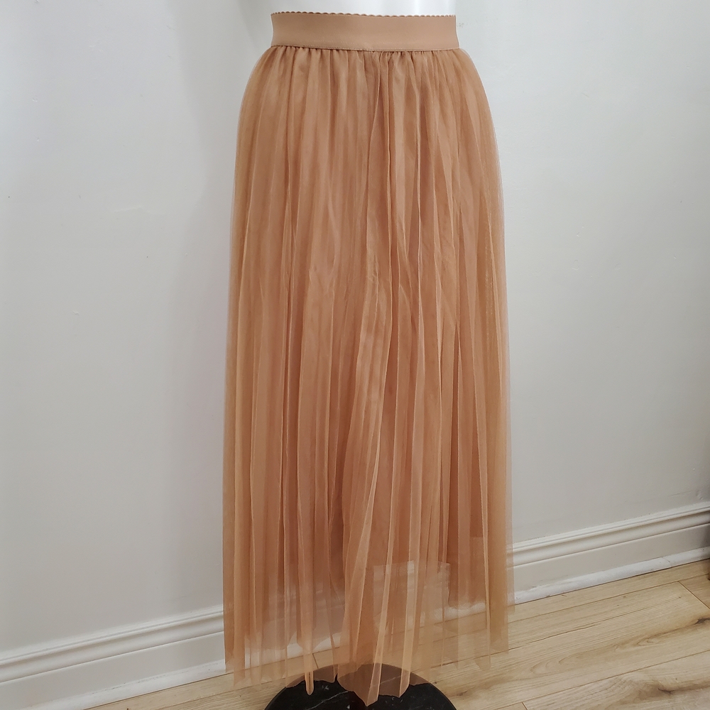 NWOT Elegant Tan Tulle Maxi Skirt